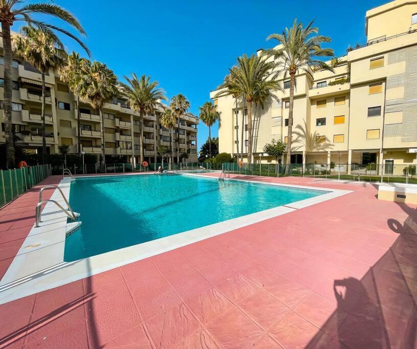 Seafront Apartment With Direct Access To The Beach Торремолинос Экстерьер фото