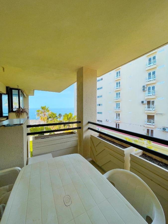 Seafront Apartment With Direct Access To The Beach Торремолинос Экстерьер фото